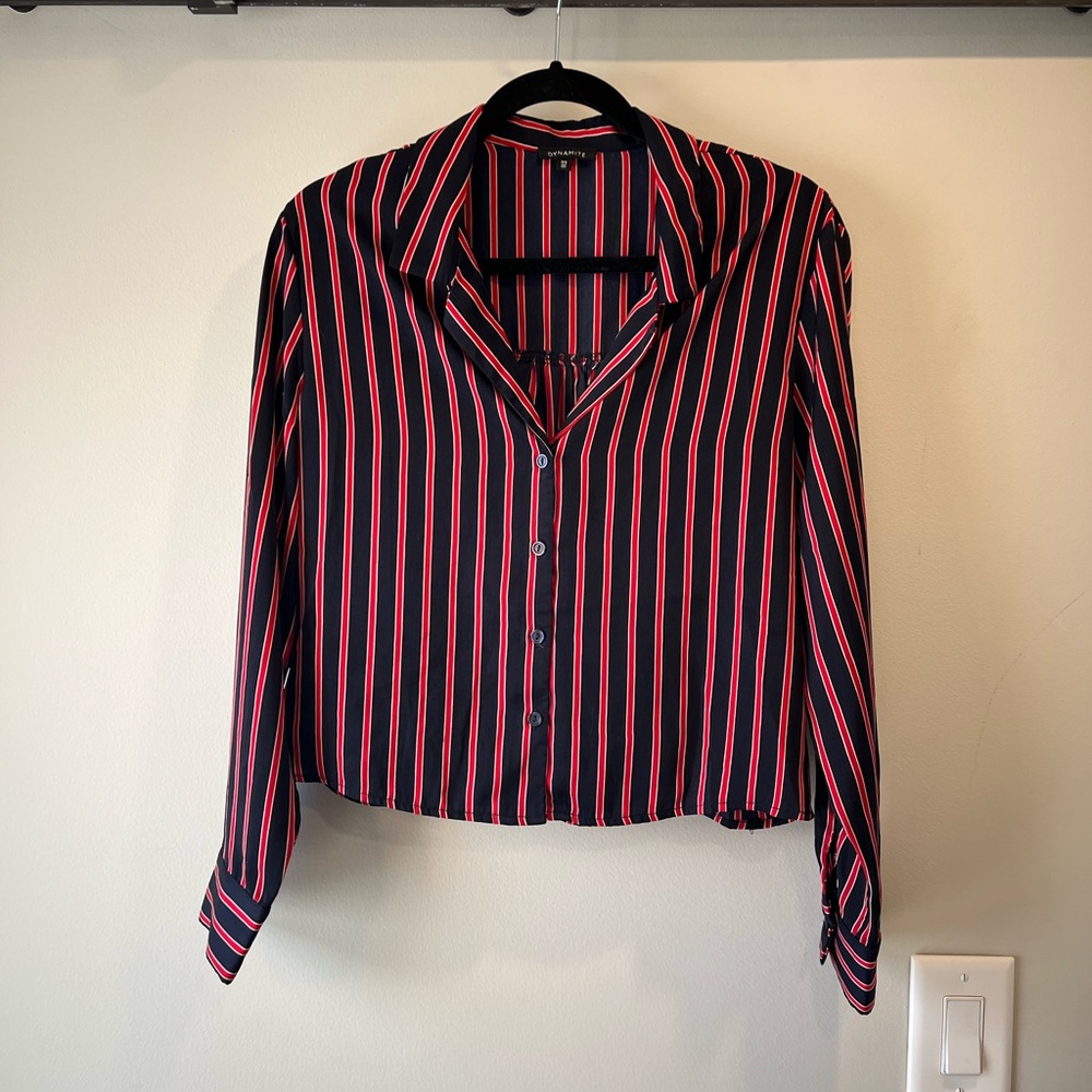 Dynamite cropped blouse. Gently worn once, like new condition. Size small.